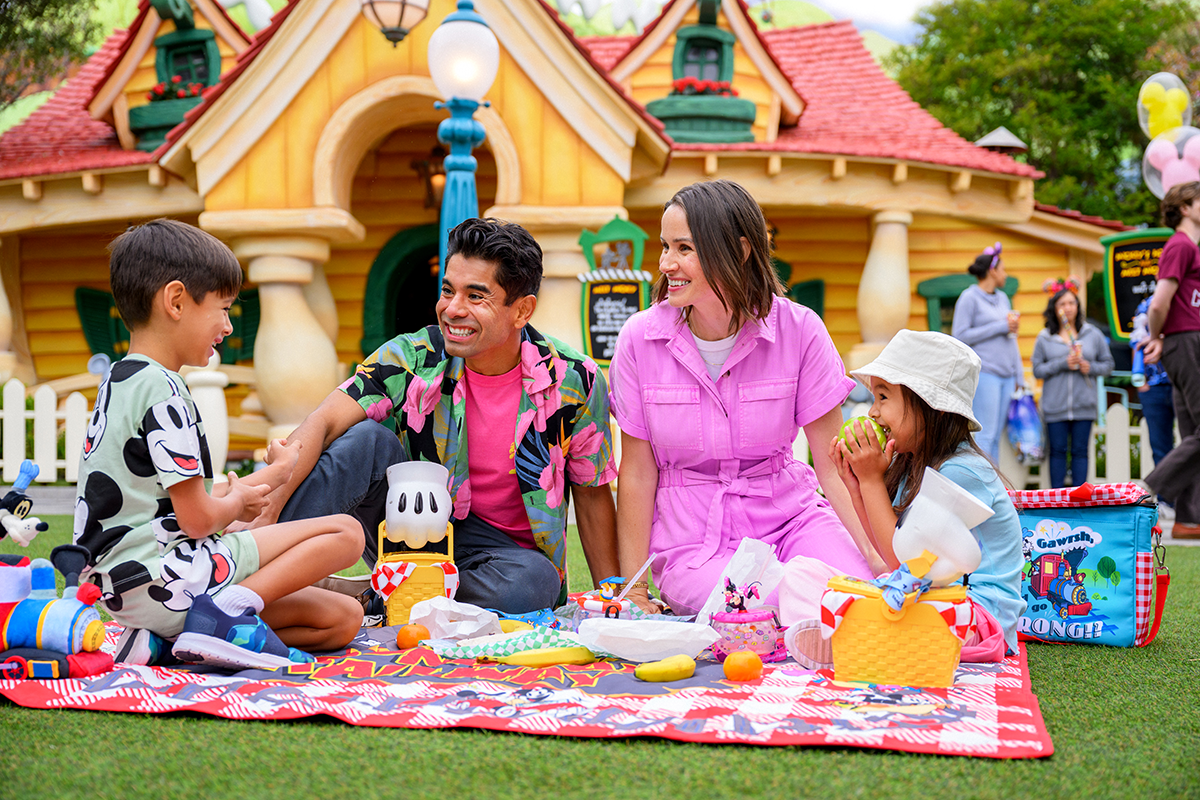 How to Plan the Perfect Disney Family Vacation