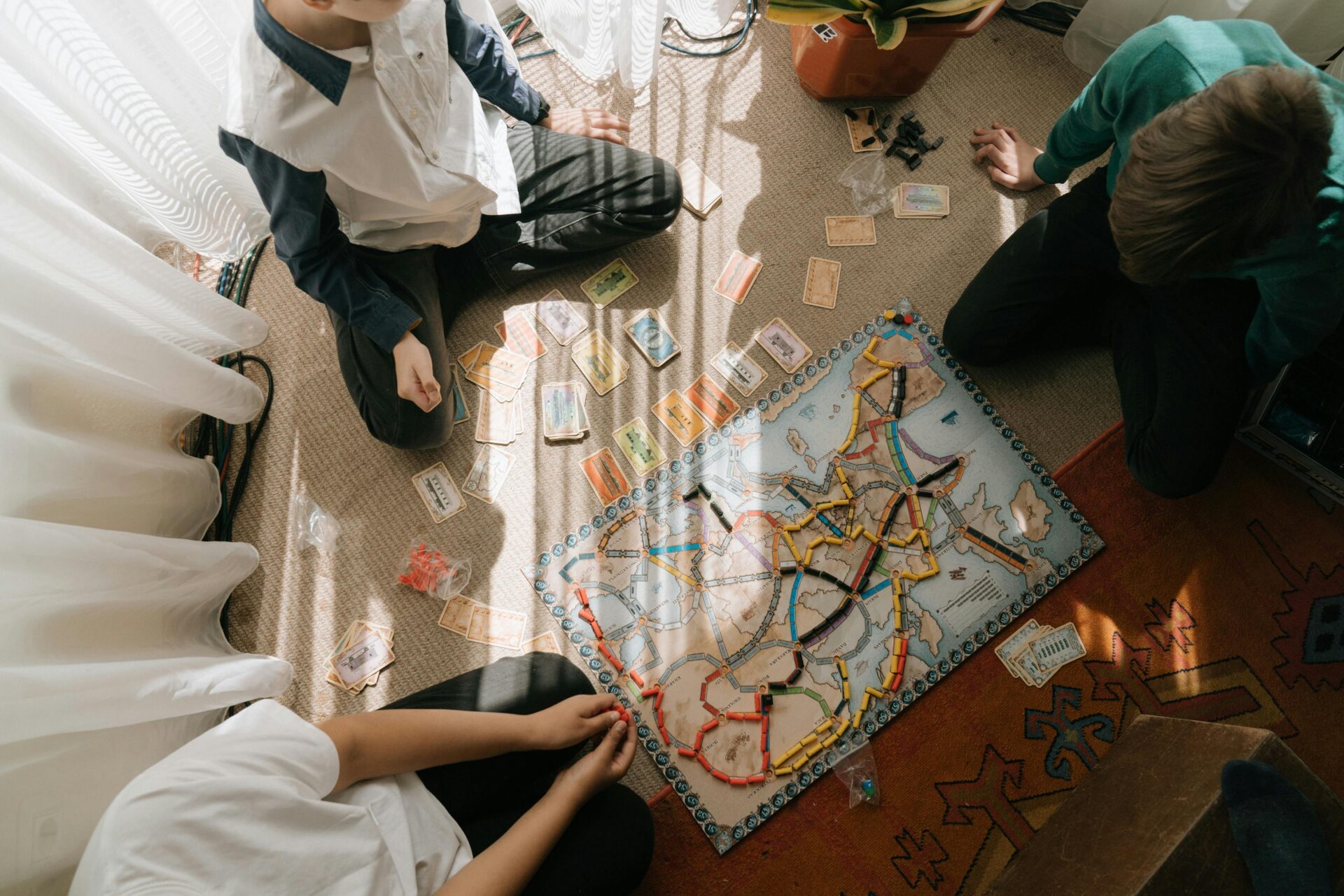 Board Games That Encourage Creativity and Imagination in Kids