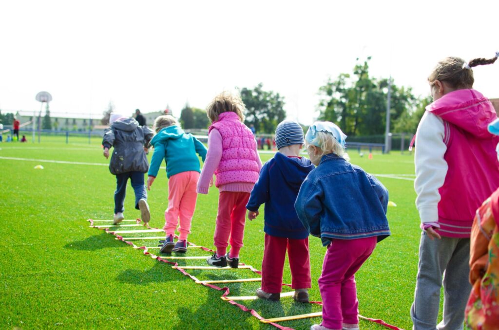 Offline Logic: How No-Tech Games Develop Deep Focus in Children