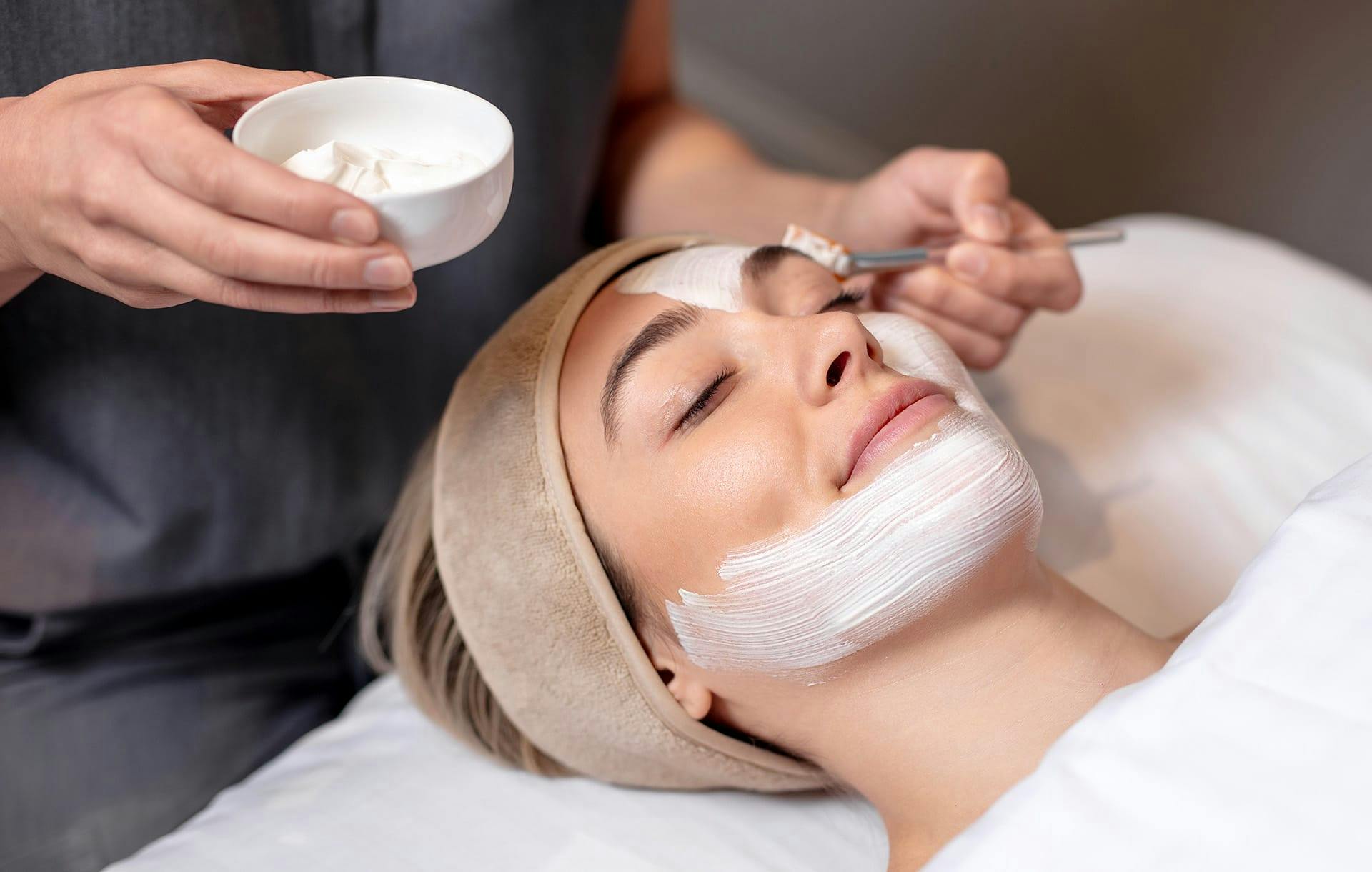 How Facial Treatments in Cooper City Can Improve Skin Health and Restore a Youthful Glow